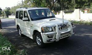 Mahindra Scorpio Sle Bs-iv (make Year ) (diesel)