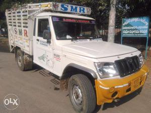 Mahindra maxi truck bolera