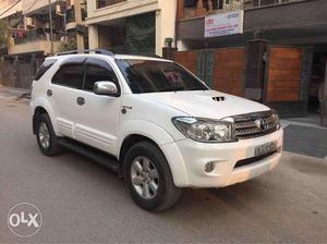 Toyota Fortuner 3.0 4x4 Mt (make Year ) (diesel)