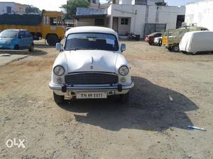 Hindustan Motors Ambassador (make Year ) (diesel)