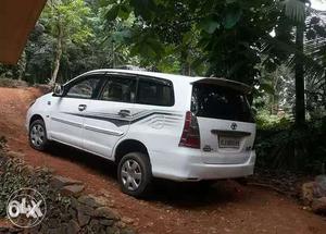  Toyota Innova diesel  Kms py re mob