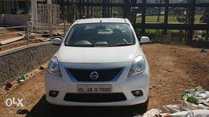 Nissan Sunny petrol  Kms  year.Automatic