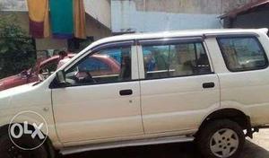 Chevrolet tavera neo 9 seater car