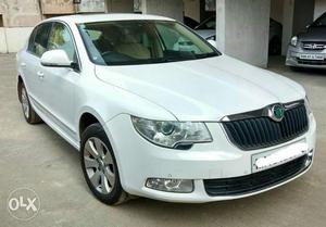 Skoda Superb Elegance 1.8 Tsi At (make Year ) (petrol)