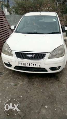 Urgent sale good condition car with alloys insurance and