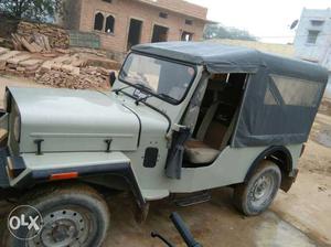 A one Condition Mojar jeep 