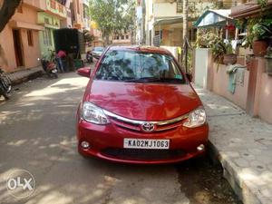 Red Toyota ETIOS VD  mdel