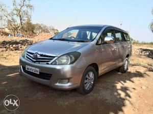  Toyota Innova diesel  Kms