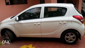 Well maintained i20 Asta Petrol for Sale