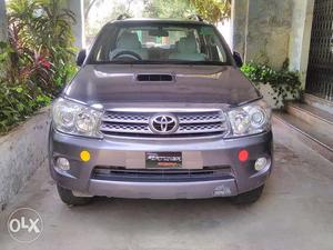 Fortuner RS. lac