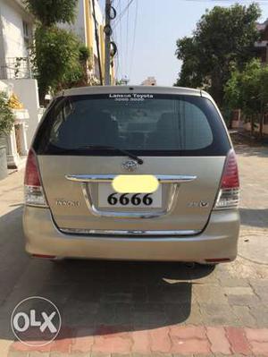  Toyota Innova diesel  Kms