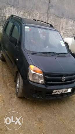 Wagon R (CNG Fitted) and On paper. Need to sell urgently.