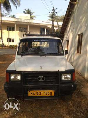 Tata sumo SE