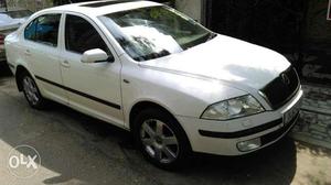 Well maintained SKODA LAURA AT in Good condition