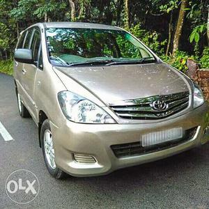 Toyota Innova V  model