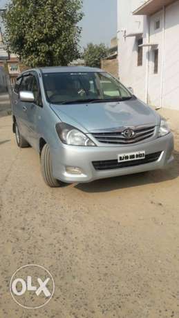  Toyota Innova diesel  Kms