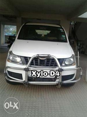 White plate Xylo D4, Excellent Condition...