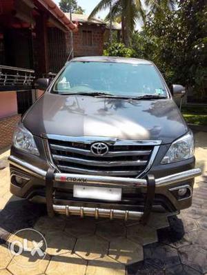  Toyota Innova Z Diesal kms