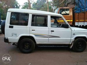 Tata sumo white color wanted to sell urgently