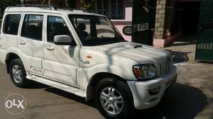 Mahindra Scorpio VLX 2WD BS4 ABS Airbags  Kms .