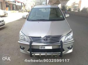 Toyota Innova 2.5 V 8 Str, , Diesel