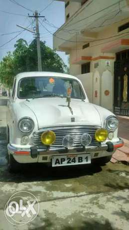 Hindustan Motors Ambassador petrol  Kms  year