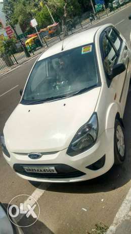  Ford Figo petrol  Kms