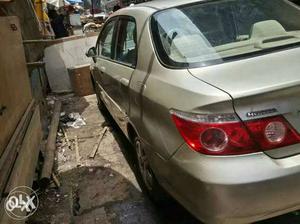 A 1 CONDITION  Honda City Zx cng  Kms