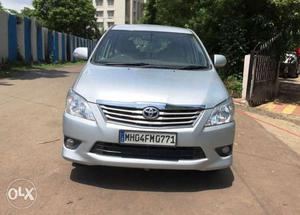 Toyota Innova 2.5 V 8 Str, , Diesel