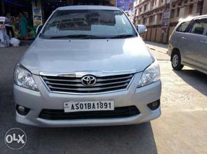 Toyota Innova 2.5 V 8 Str, , Diesel