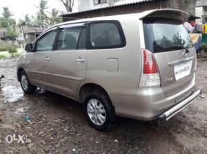  Toyota Innova diesel  Kms