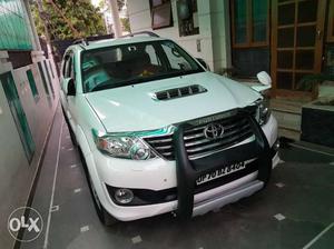  Toyota Fortuner lpg  Kms