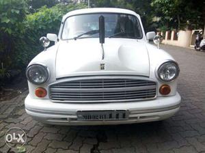 Hindustan Motors Ambassador Classic  Isz Mpfi Ac Ps,