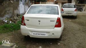  Mahindra Renault Logan cng  Kms