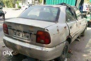 Purani Junk Dead ACcidental Car Bechein