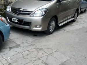 Toyota Innova 2.5 V 8 Str, , Diesel