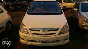  Toyota Innova diesel  Kms