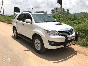 Toyota fortuner 4x Run very less showroom condition