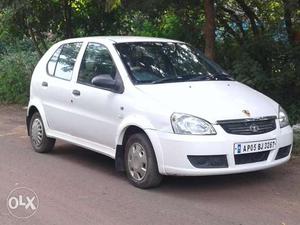 Tata indica v2 dle  white colour won car