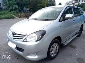 Toyota Innova 2.0 G, Petrol