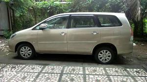ONLY  KMS Toyota Innova Top End Model In Exclusive