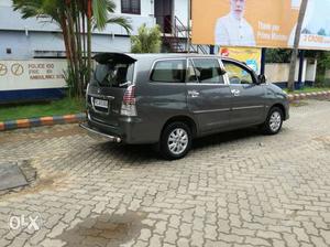  V Toyota Innova diesel  Kms