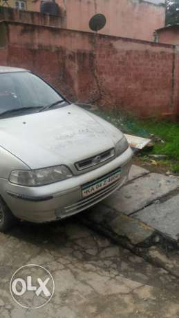  Fiat Palio petrol  Kms