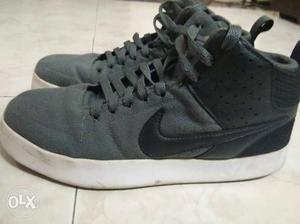 Nike original shoes price can be negotiated