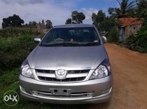  Toyota Innova diesel  Kms