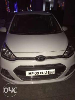  Hyundai Xcent petrol  Kms