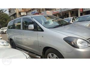  Toyota Innova diesel  Kms