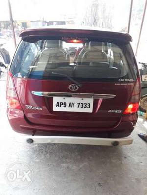 Toyota Innova top end V petrol+lpg  Km