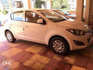 An absolute vehicleis for sale - Hyundai I20 - Magna - White