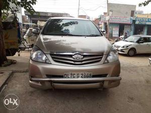  Toyota Innova v model diesel  Kms